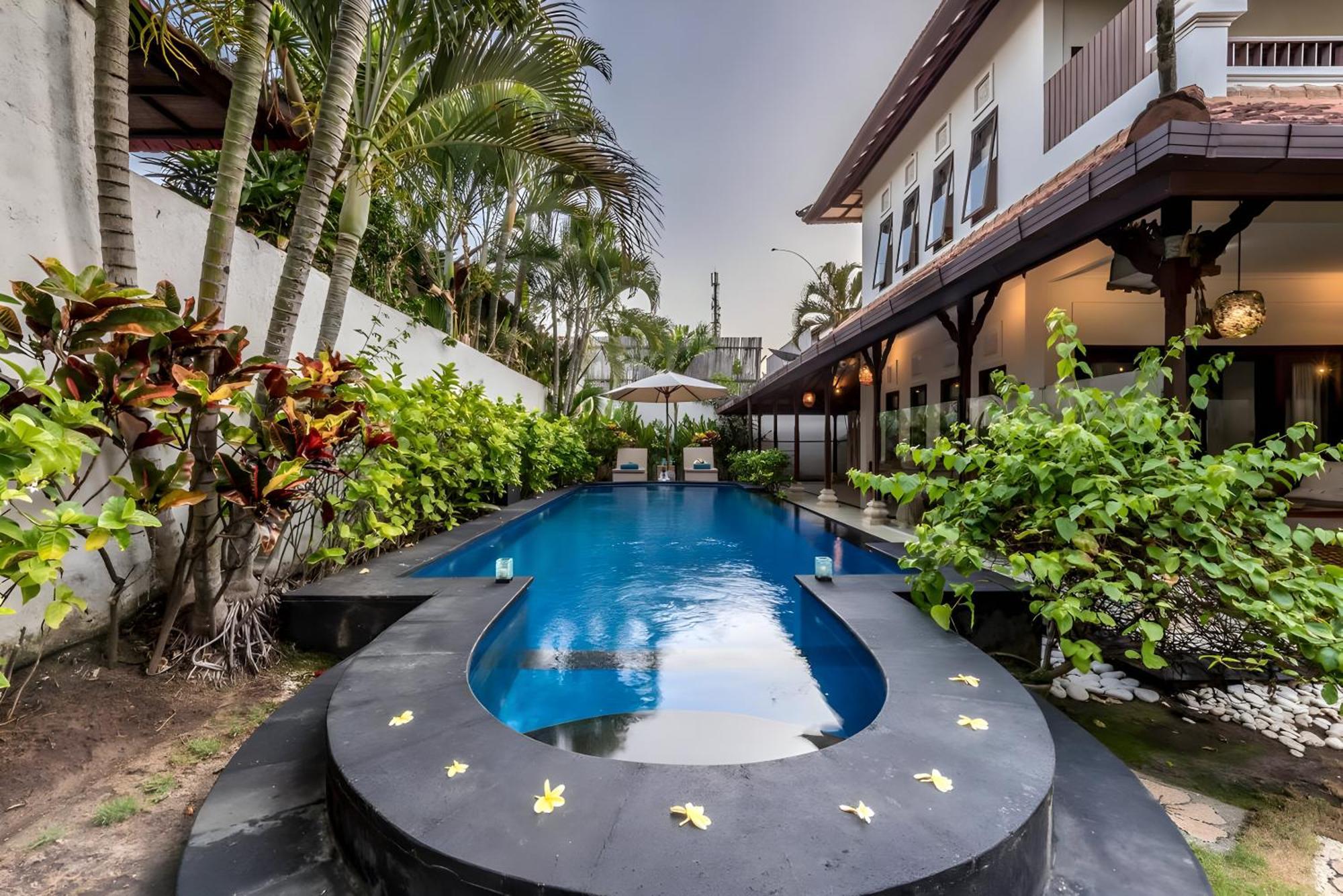 Villa Panda Seminyak Next To Ku De Ta Beach Club Exterior photo